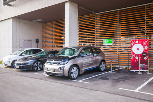 Schneider Electric je svečano predal v uporabo polnilno postajo na FRI v Ljubljani